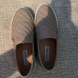 Steve Madden slip ons